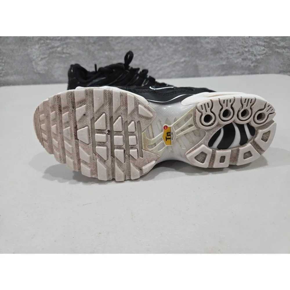 Nike Air Max Plus Black White Women's Size 5.5  DM2362-001